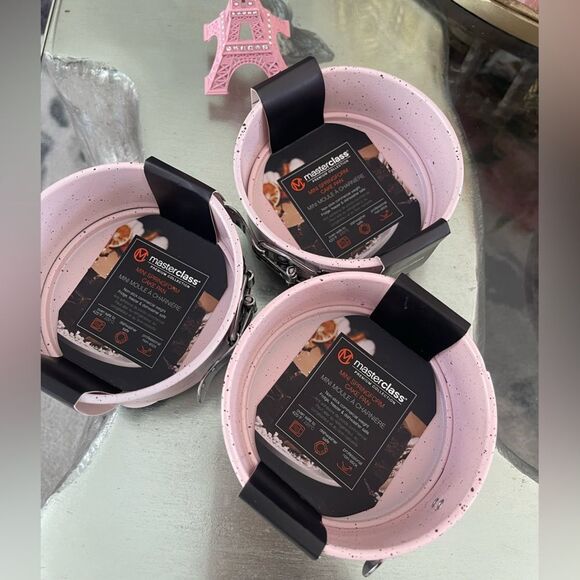 Set Of 3 MasterClass Pink Mini Cake Pans Set - Picture 6 of 7